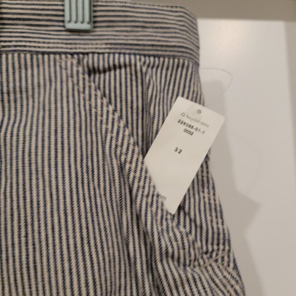 GAP SHORTS - Picture 4 of 4